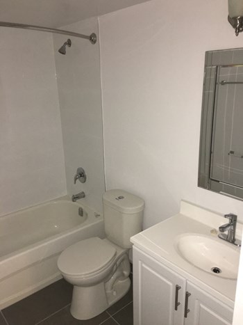 40 Tuxedo Court Studio-3 Beds Apartment for Rent - Photo Gallery 3