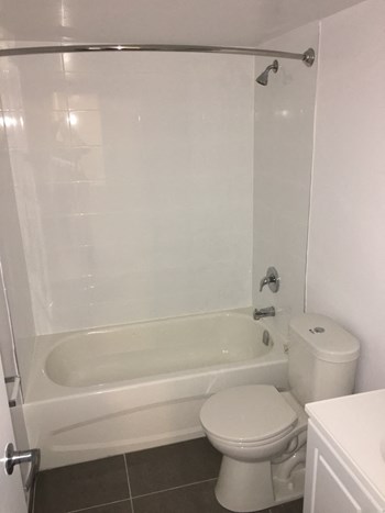 40 Tuxedo Court Studio-3 Beds Apartment for Rent - Photo Gallery 4