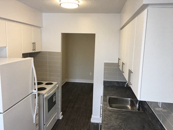 40 Tuxedo Court Studio-3 Beds Apartment for Rent - Photo Gallery 6