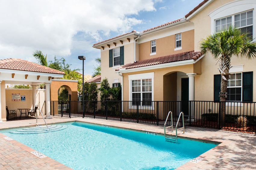 Crystal Lake Apartments, 2900 N 24th Ave, Hollywood, FL RentCafe