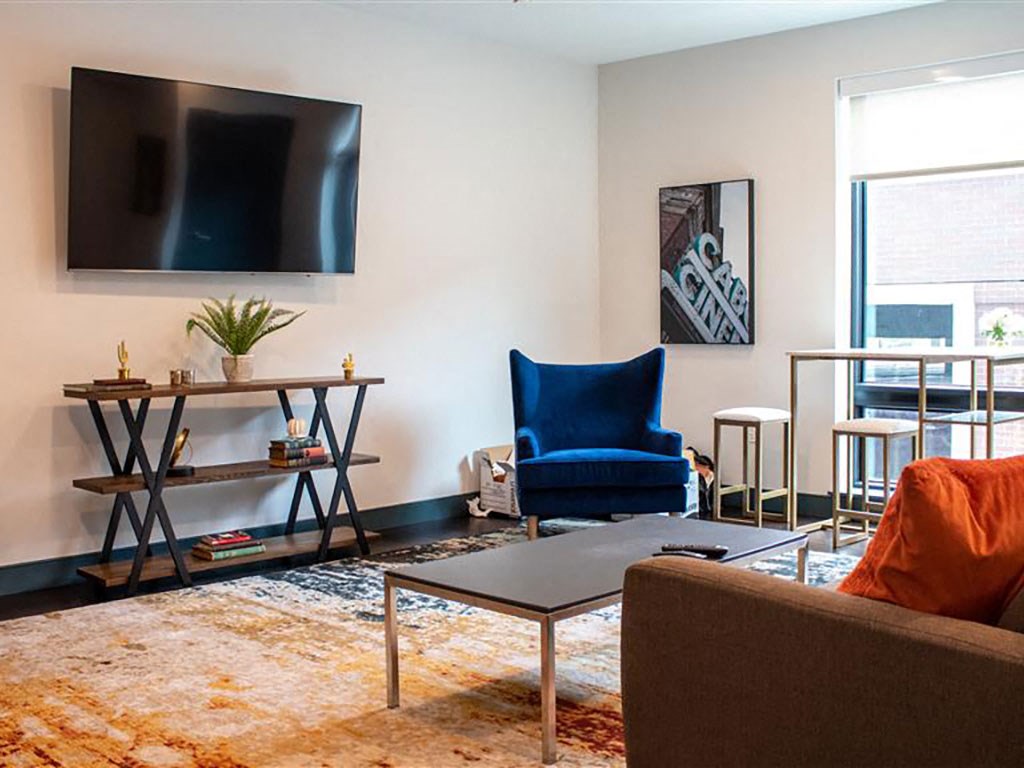 Living_Room_with_TV at Holmes Beverly, Beverly, MA