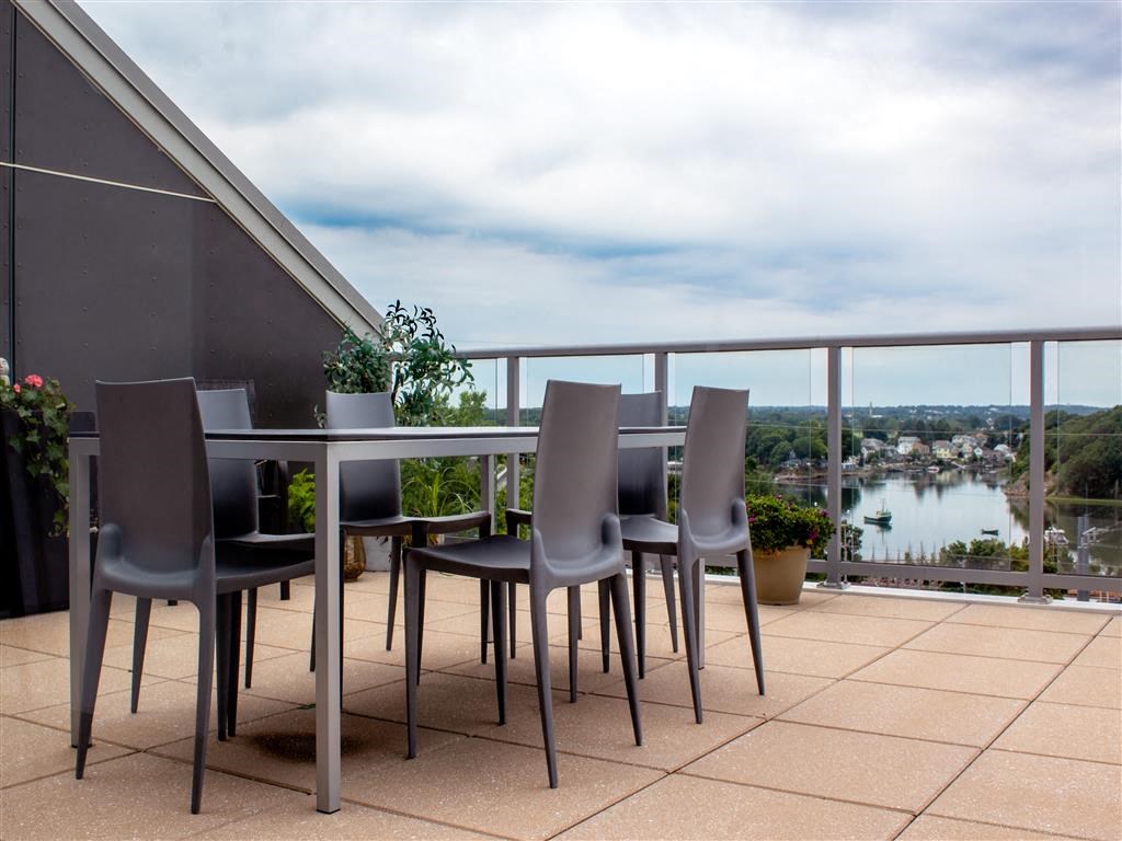 Rooftop Seating_Arrangements at Holmes Beverly, Beverly