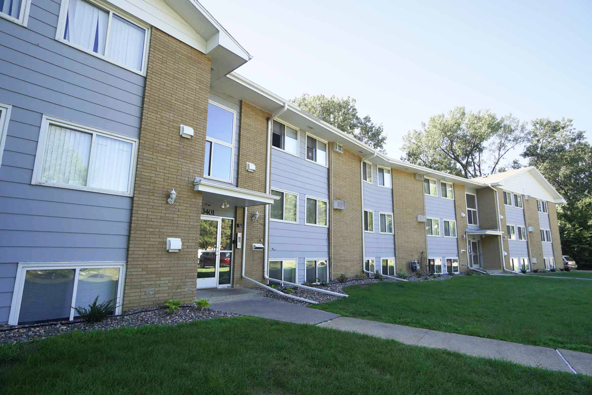 Ryan Lake Apartments exterior