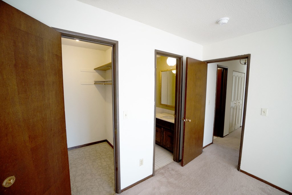 Victoria FlatsVictoria Flats Kitchen, Roseville, Minnesota