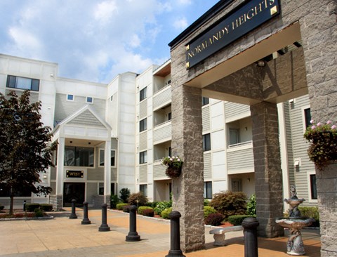 the building where the hotel is located