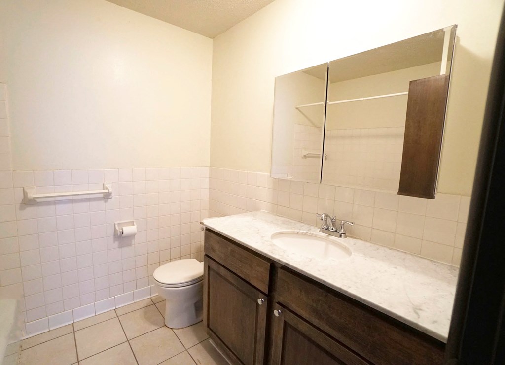 Arlington Place Bathroom