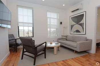 2 Bedrooms 1 Bathroom Apartment For Sale In Financial District Small Apartment House Renting A House Apartments For Rent