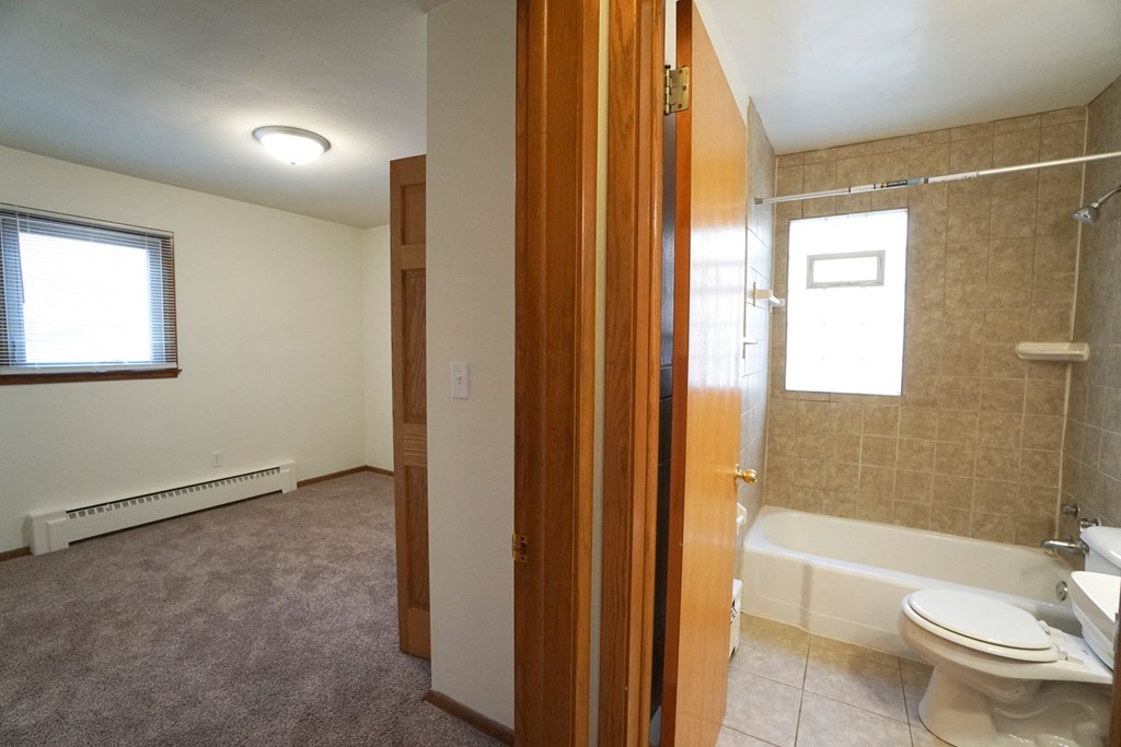 Adrian Place Bedroom, St. Paul, Minnesota