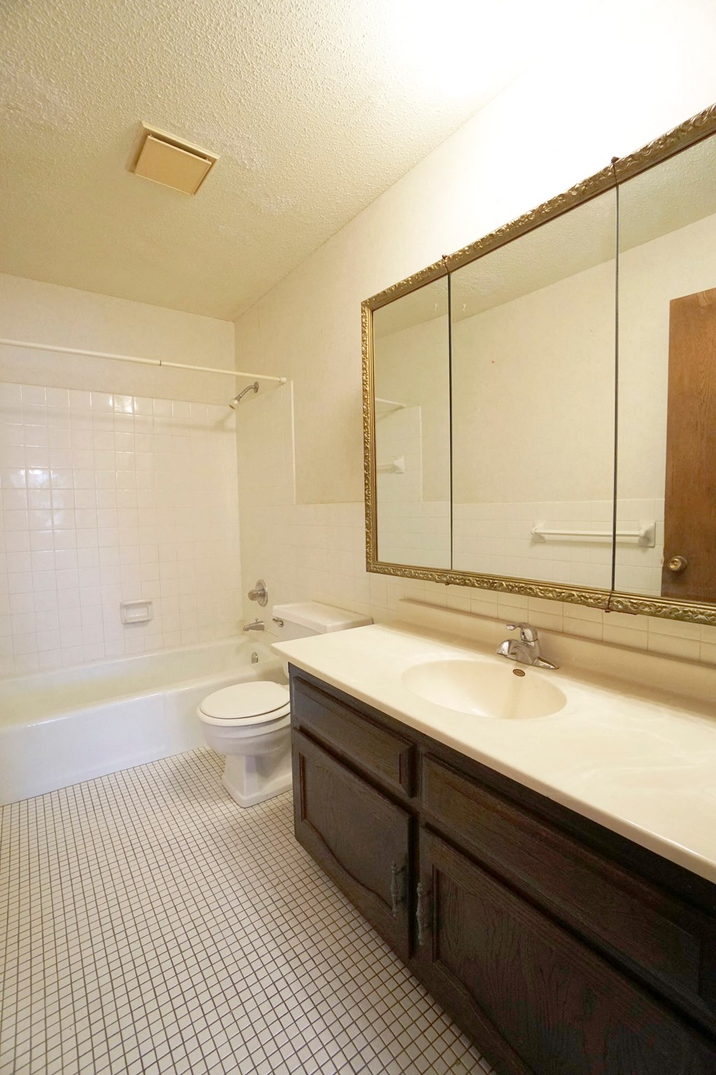 Charlton Place - bathroom