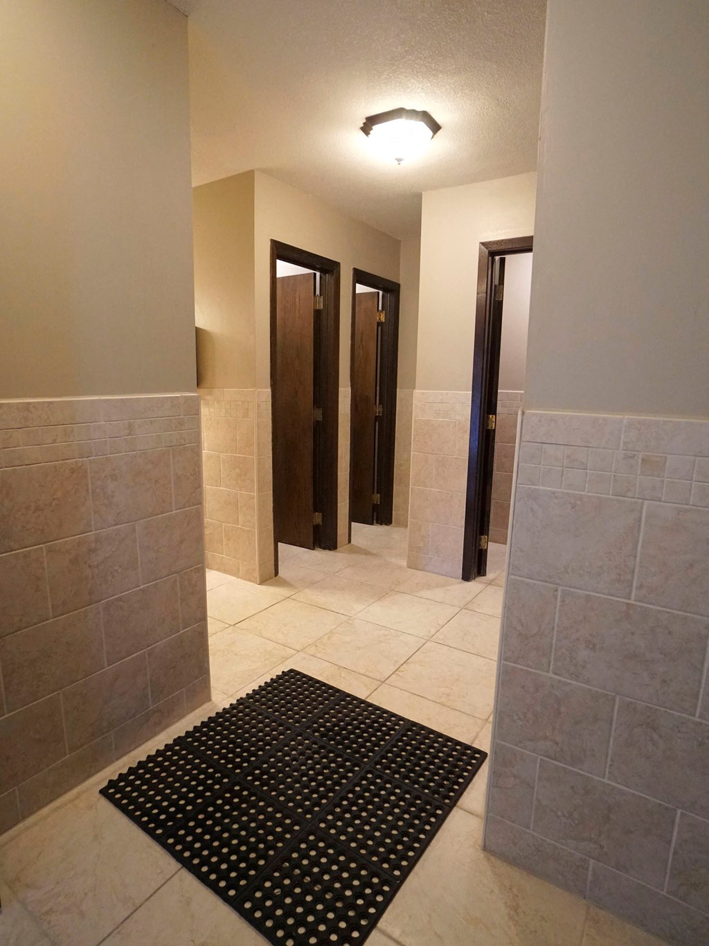 Charlton Place - Pool bathroom