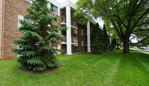 Charlton Terrace - Exterior, West St. Paul, Minnesota