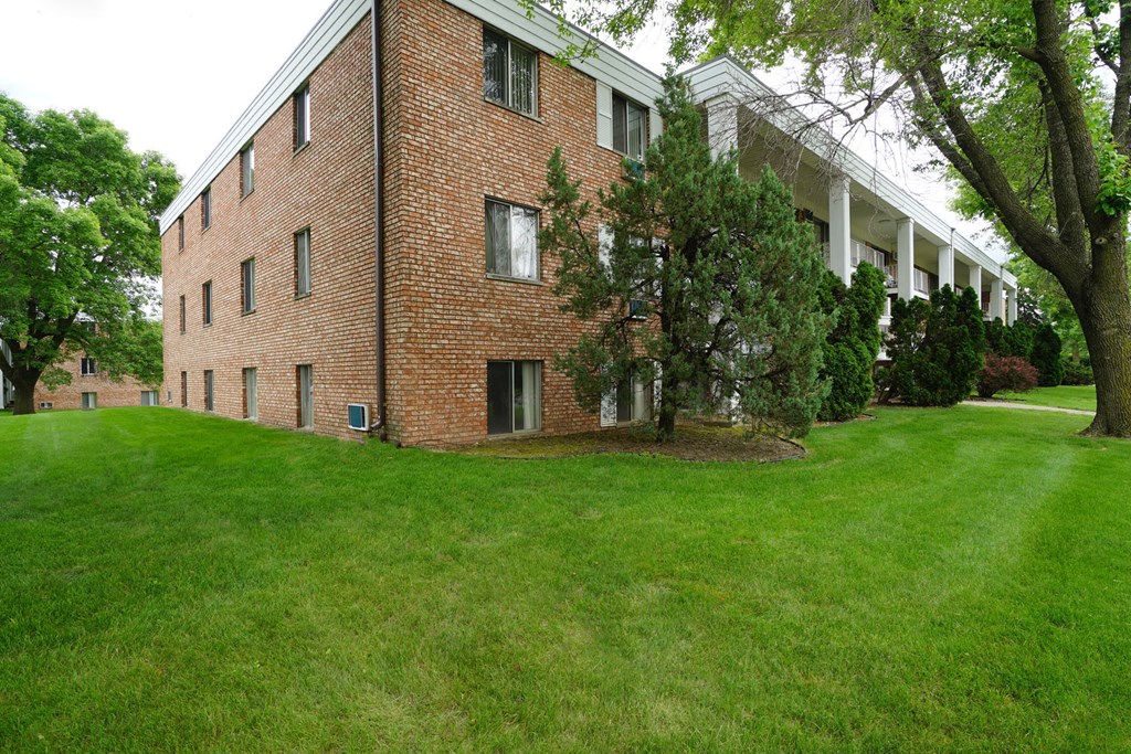 Charlton Estates - Exterior, West St. Paul, Minnesota