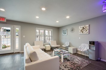 201 Woodcrest Drive 1-3 Beds Apartment for Rent - Photo Gallery 5