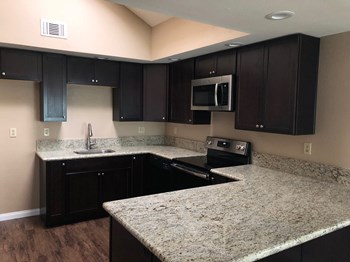 7100 Hanover Circle 2 Beds House for Rent - Photo Gallery 15