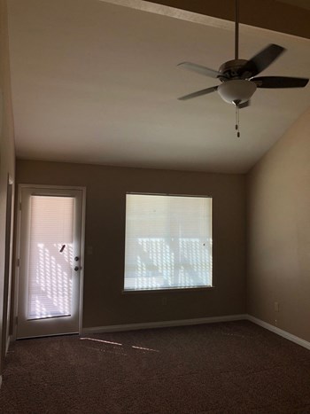 7100 Hanover Circle 2 Beds House for Rent - Photo Gallery 10