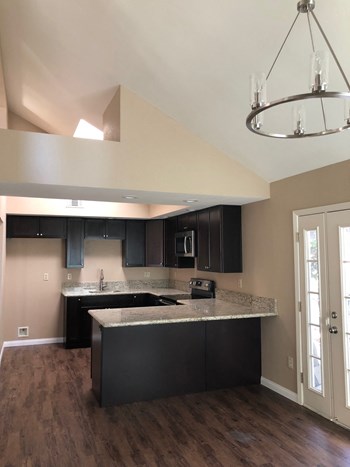 7100 Hanover Circle 2 Beds House for Rent - Photo Gallery 4