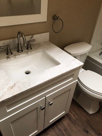 7100 Hanover Circle 2 Beds House for Rent - Photo Gallery 2