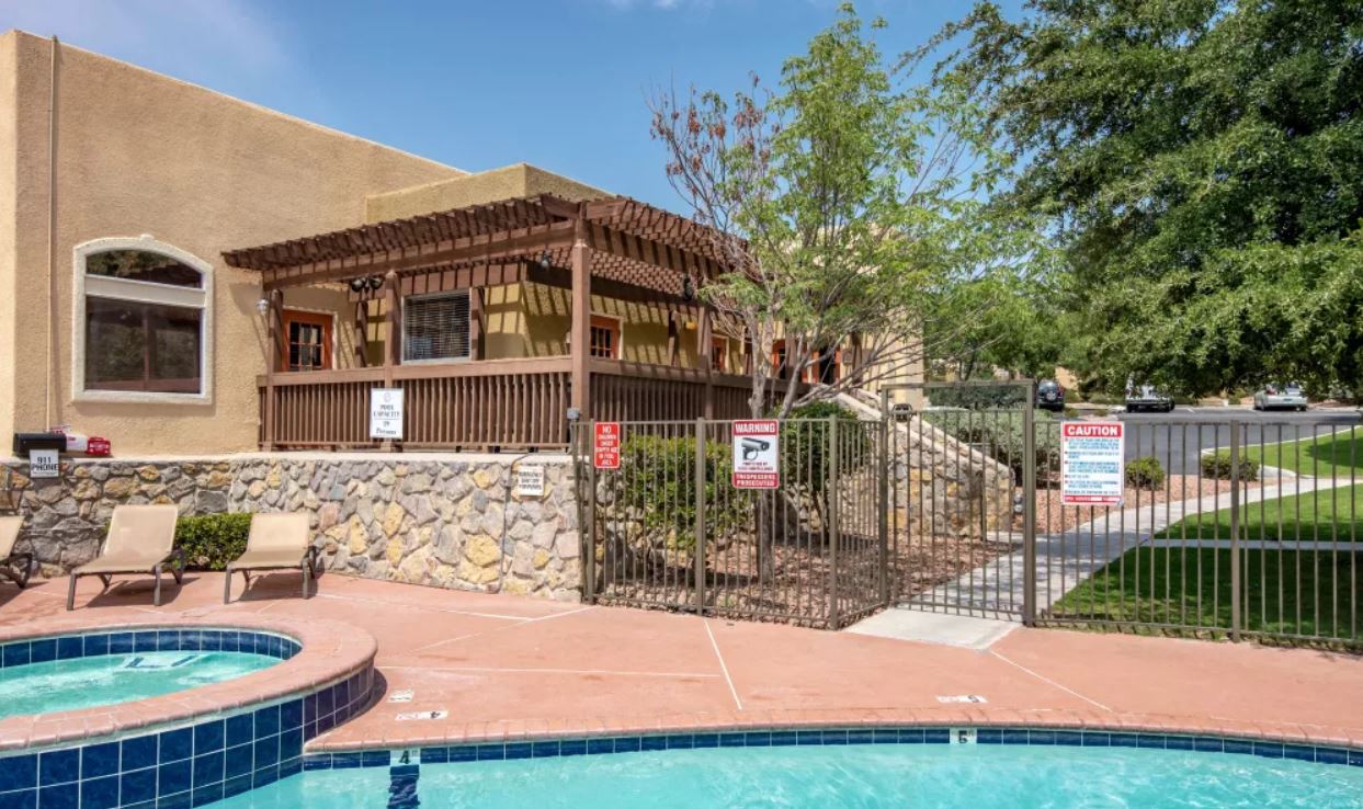 Cuestas Apartment Homes Las Cruces, NM Sparkling Pool View 2