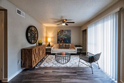 apartments on manchaca rd living room