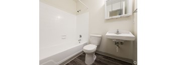 2 Bedrooms, 1 Bathroom