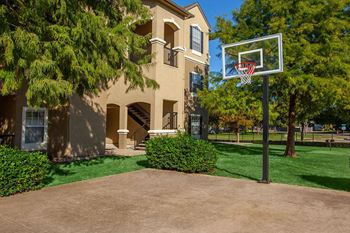 Basketball Court area at Wade Crossing Apartment Homes , Texas