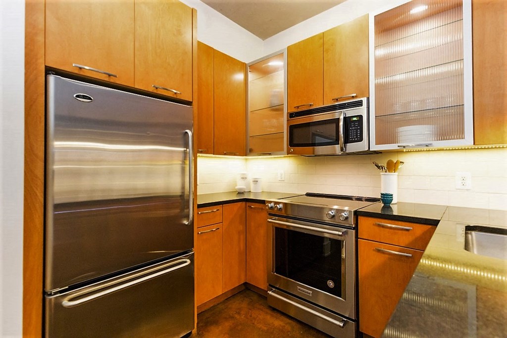 Well Equipped Kitchen at The Hudson Apartments, Washington, DC 20005