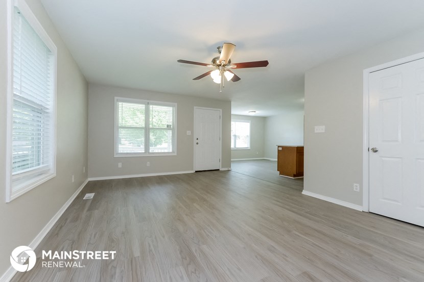 the living room and dining room are spacious and clean