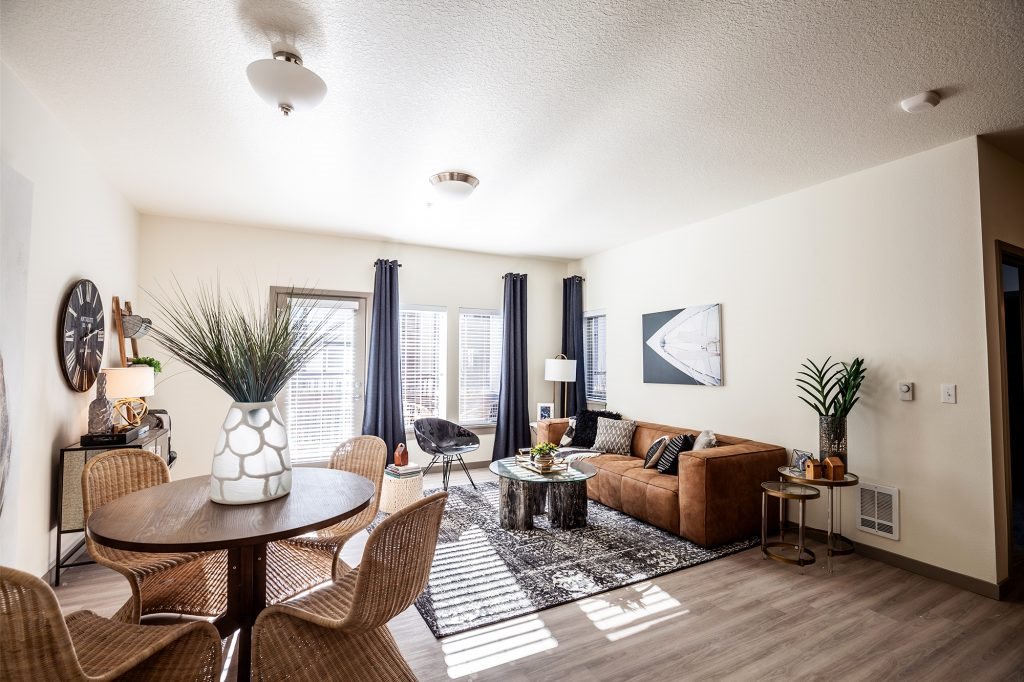 Edgewater at the Cove Apartments in Oregon City, OR