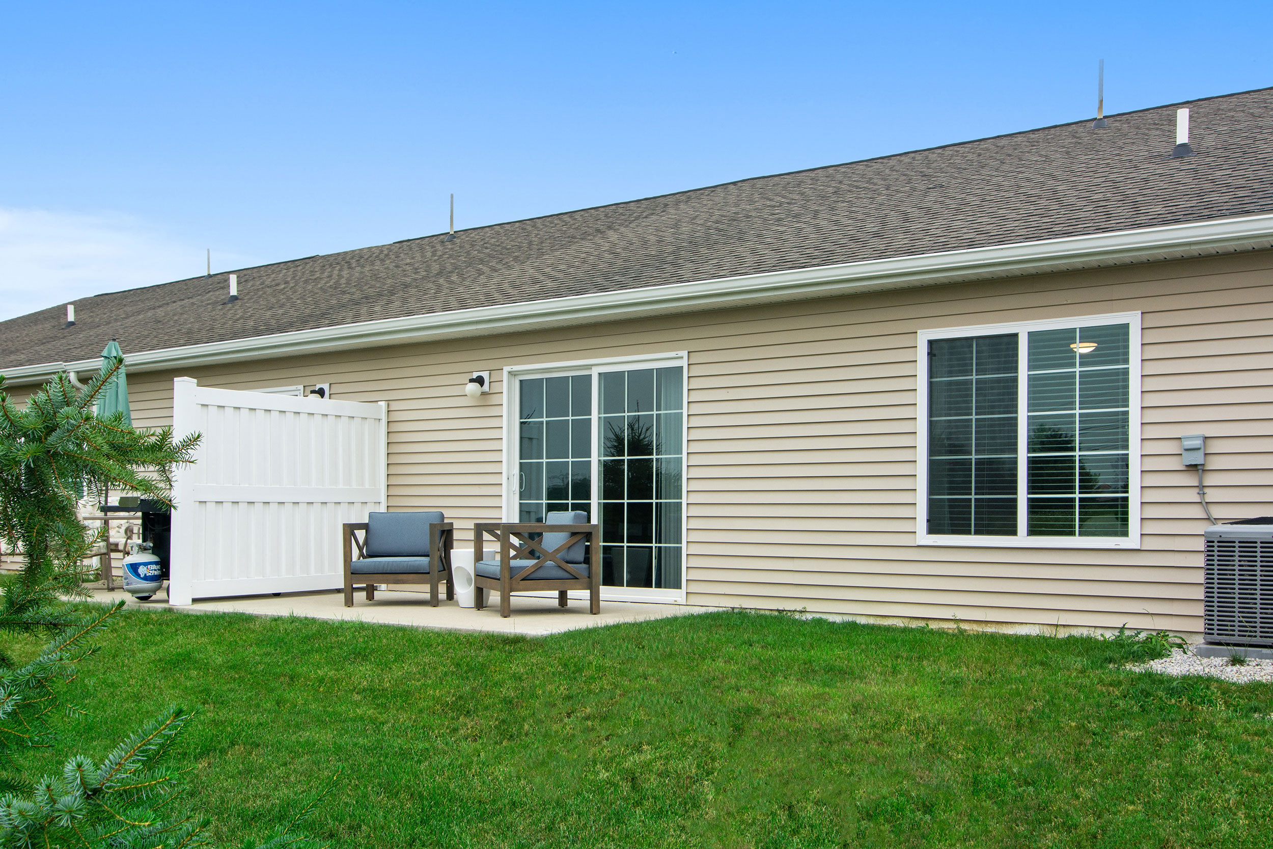 Valley City Ohio Apartment Rentals Redwood Valley City Personal Patio Looking Back