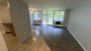 22705 Lakeshore Blvd 1-2 Beds Apartment for Rent - Photo Gallery 4