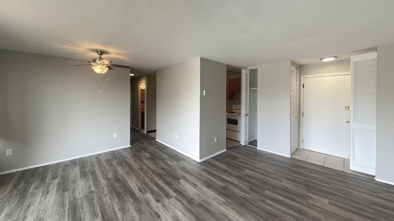 2 Bedroom 1Bath Living / Dining