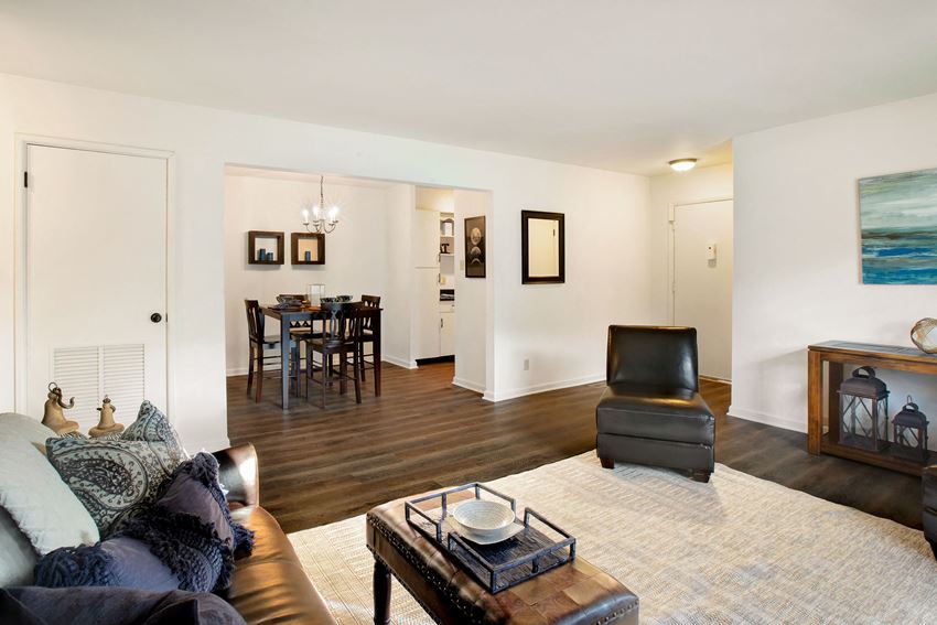 207-1 Enchanted Parkway 2 Beds Apartment, Townhouse for Rent - Photo Gallery