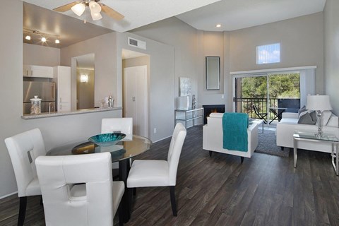 Model Living Room 