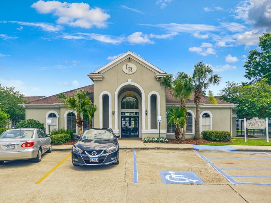 apartment leasing office in Baton Rouge