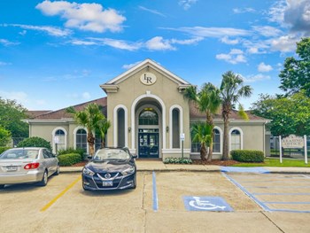 apartment leasing office in Baton Rouge - Photo Gallery 2