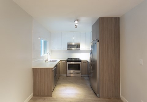 Modern, fully equipped kitchen