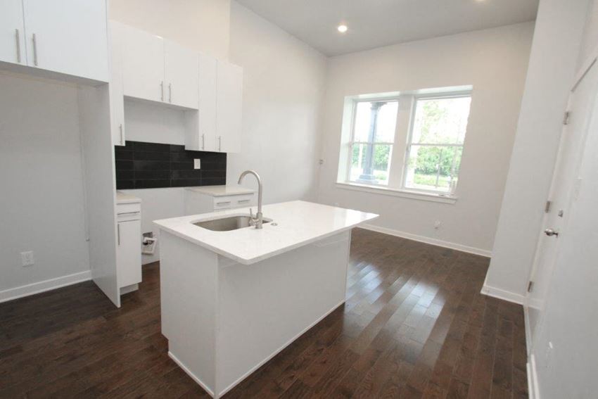 3910 W Girard Ave 1-2 Beds Apartment for Rent - Photo Gallery 1
