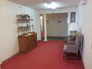 500 Wisconsin Street N 1-2 Beds Apartment for Rent - Photo Gallery 6
