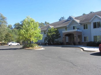 500 Wisconsin Street N 1-2 Beds Apartment for Rent - Photo Gallery 5
