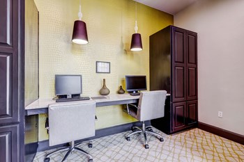 Business Center with two computers - Photo Gallery 23