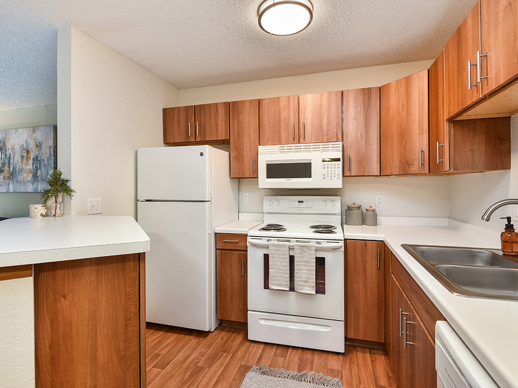 Westwind Apartments - Kitchen