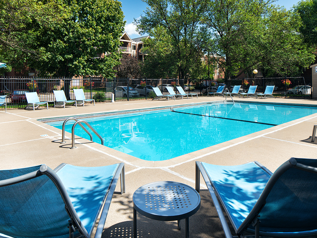 Westwind Apartments - Seasonal Pool