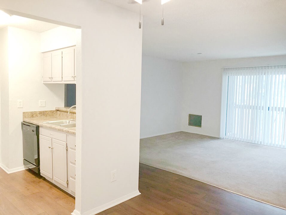 Updated 2-bedroom Lage Living Room