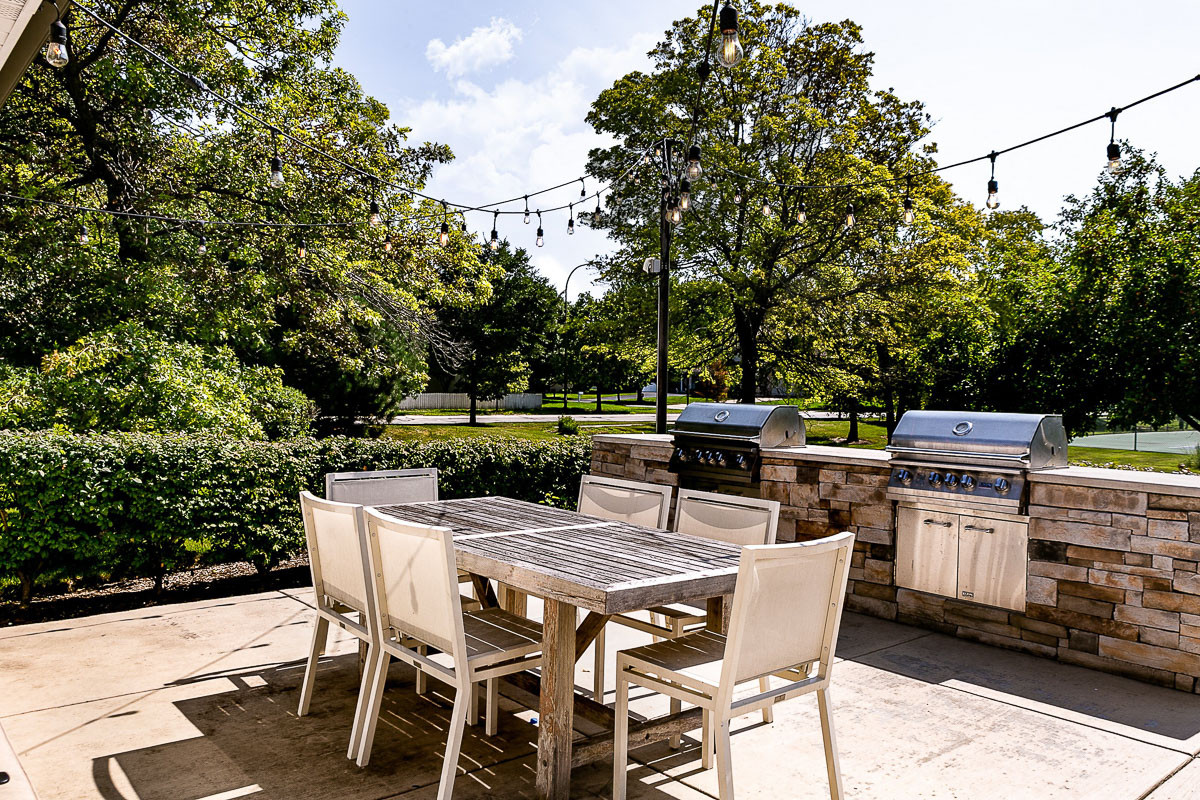 Fairways of Naperville Apartments Outdoor Grill Area