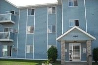 650 Shoreline Drive 2-3 Beds Apartment for Rent