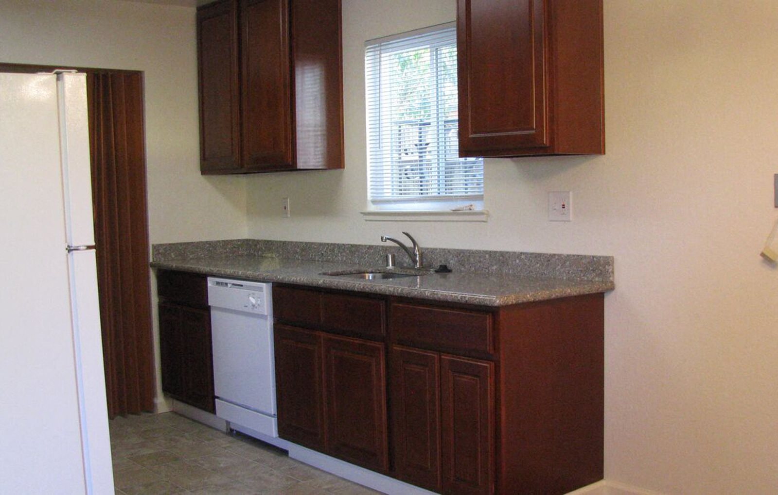 Valencia Townhomes Apartments in Newark, CA