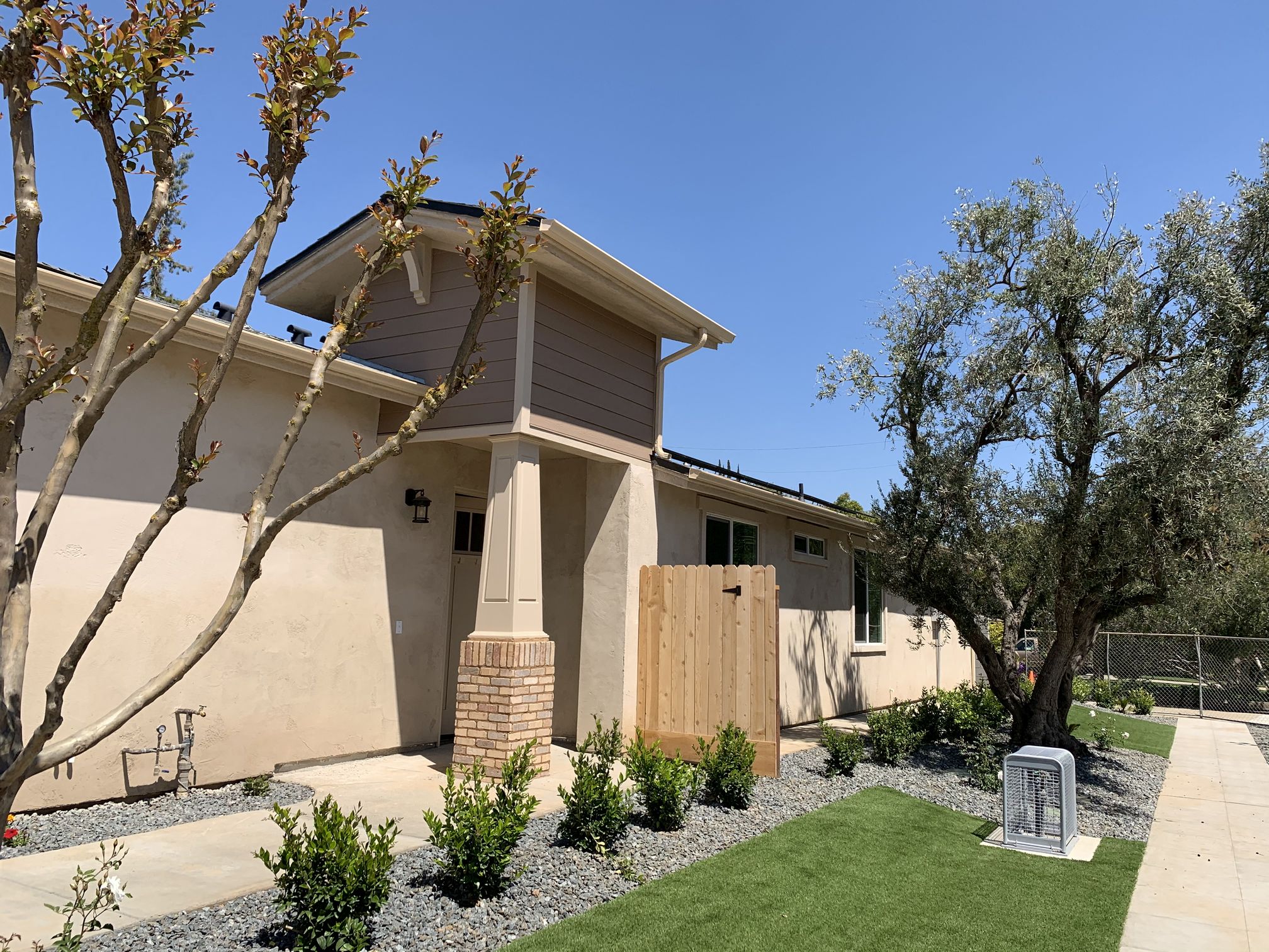 The Bungalows At Fig Garden Apartments 512 W San Jose Avenue