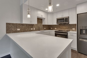 10 N Emerson 1-2 Beds Apartment for Rent - Photo Gallery 33