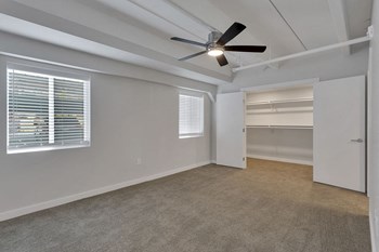 10 N Emerson 1-2 Beds Apartment for Rent - Photo Gallery 35