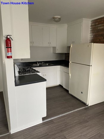 Williamsburg East Apartments